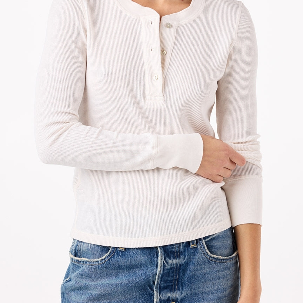 AMO Thermal Henley Tee - Size M - EUC